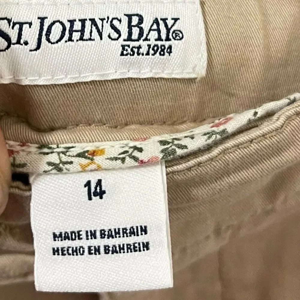 St. John's Bay Chino Shorts Womens 14 Khaki Brown Pockets Preppy Casual Academia